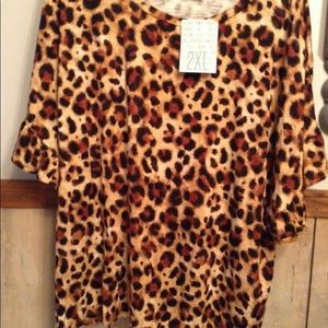 NWT LuLaRoe Leopard Dahl top